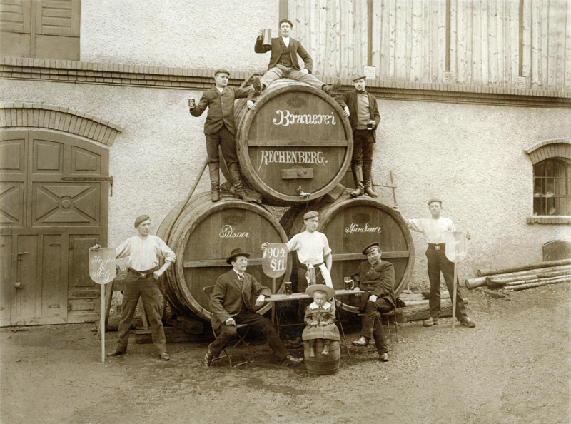 Auskellerung in der Brauerei Rechenberg - historisches Foto von 1904
