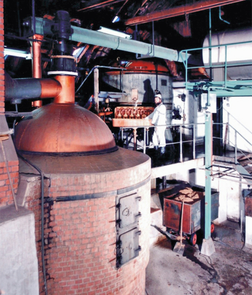 Im Sudhaus - Braumeister bei der Arbeit